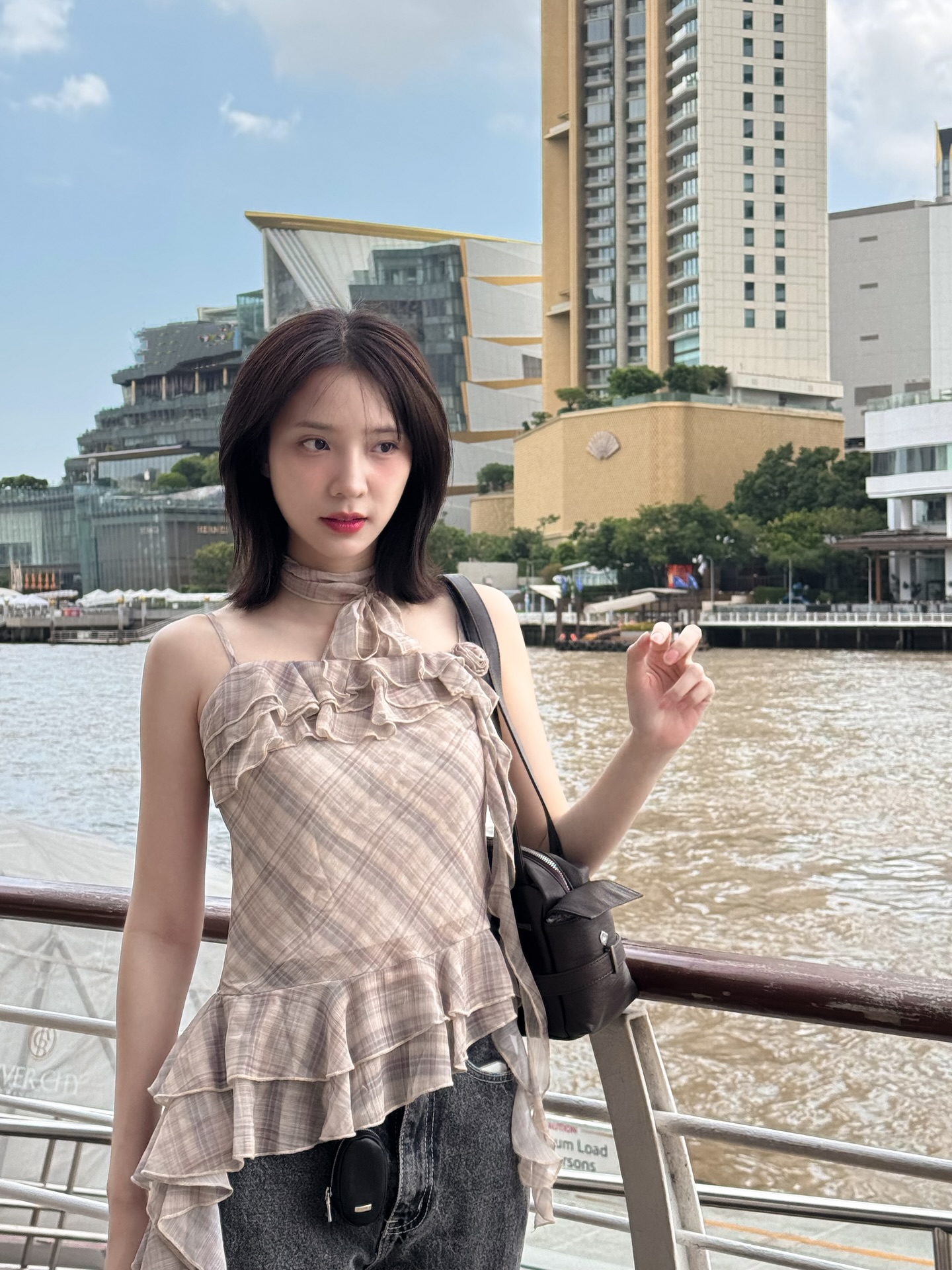 แจน -  พลอยชมพู ศุภทรัพย์
