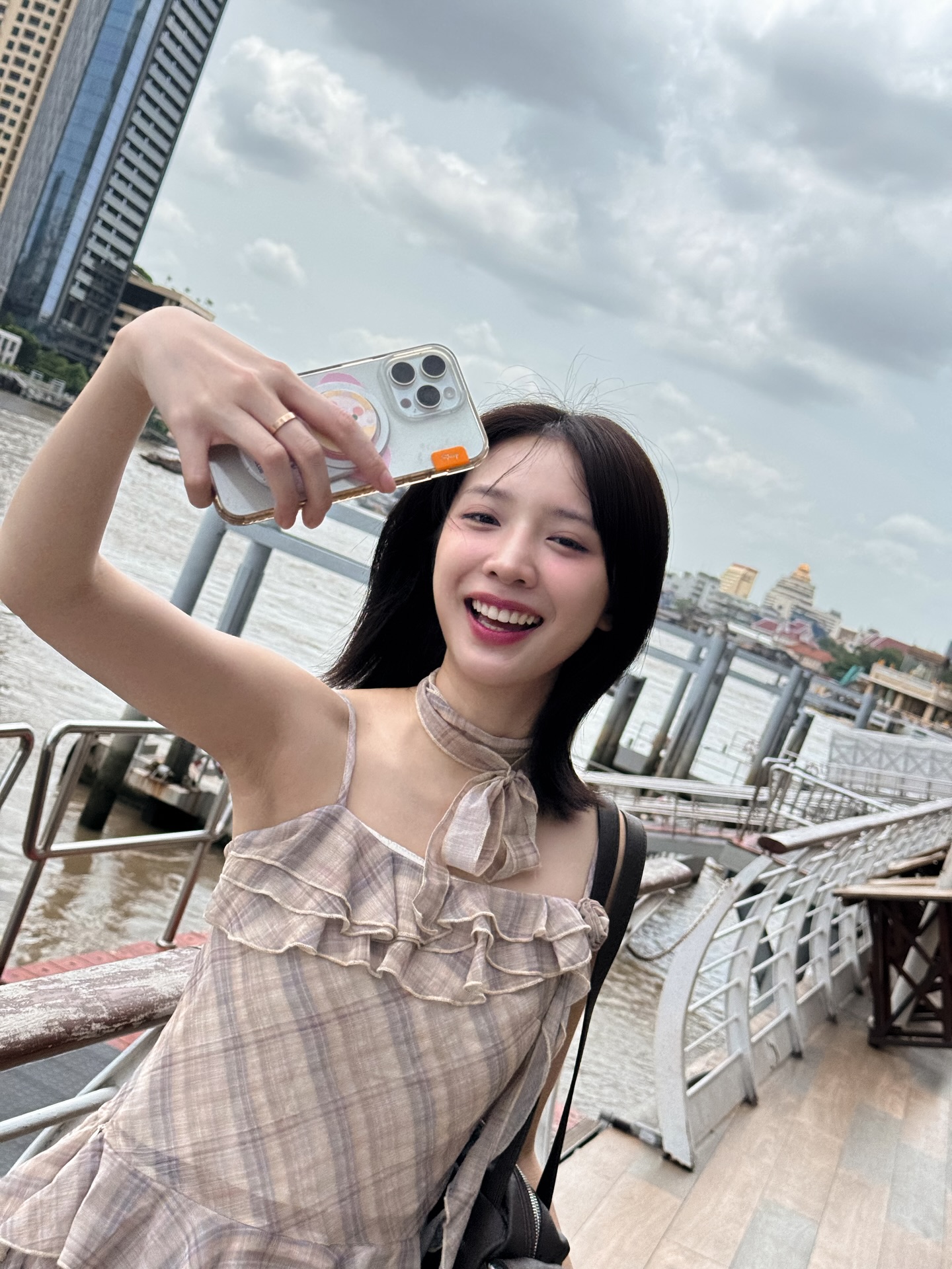แจน -  พลอยชมพู ศุภทรัพย์