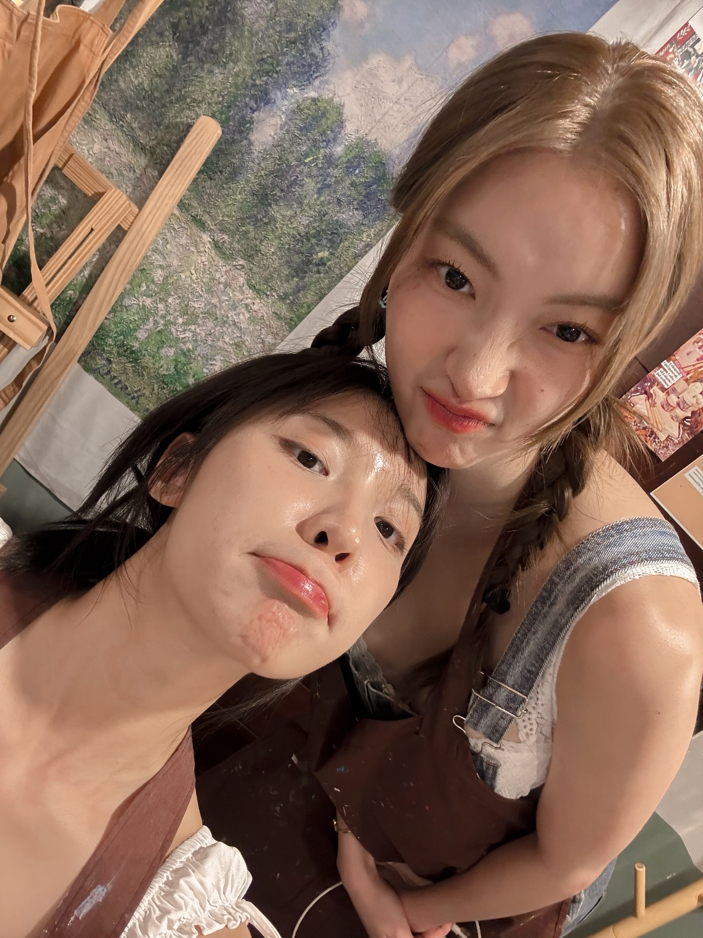 แจน -  พลอยชมพู ศุภทรัพย์