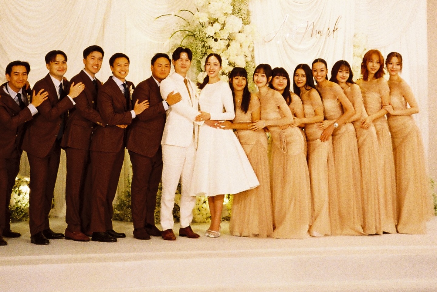 แจน -  พลอยชมพู ศุภทรัพย์