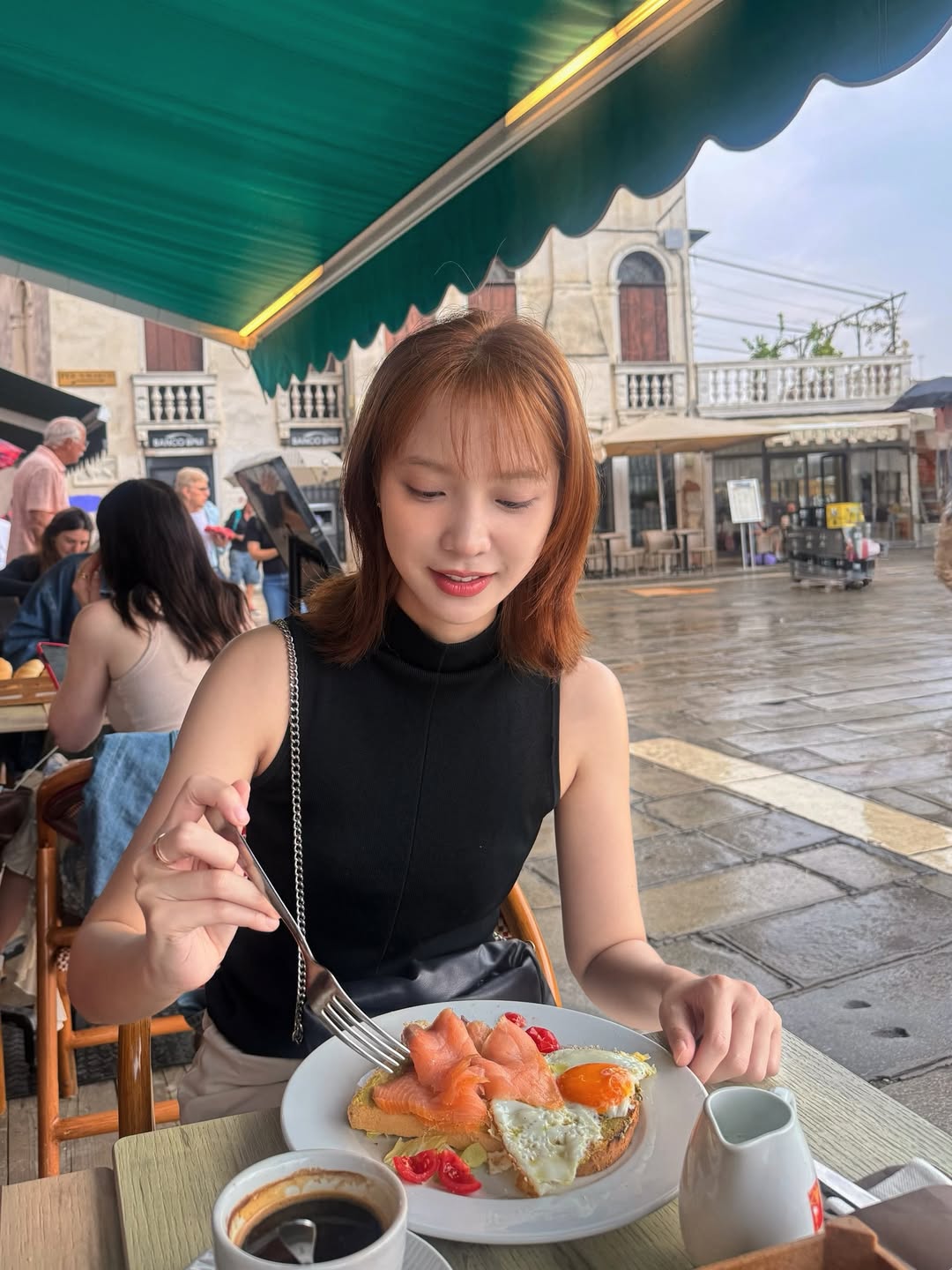แจน -  พลอยชมพู ศุภทรัพย์