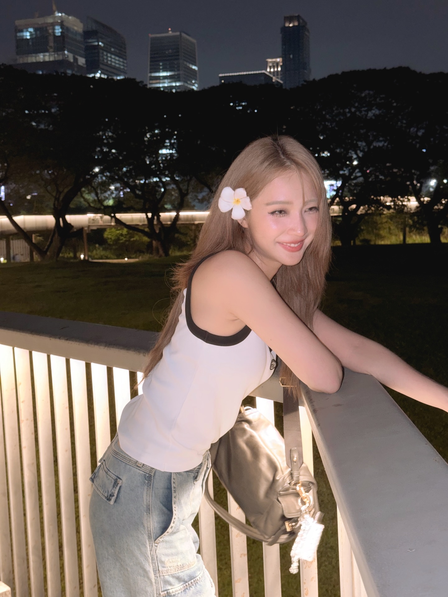 แจน -  พลอยชมพู ศุภทรัพย์