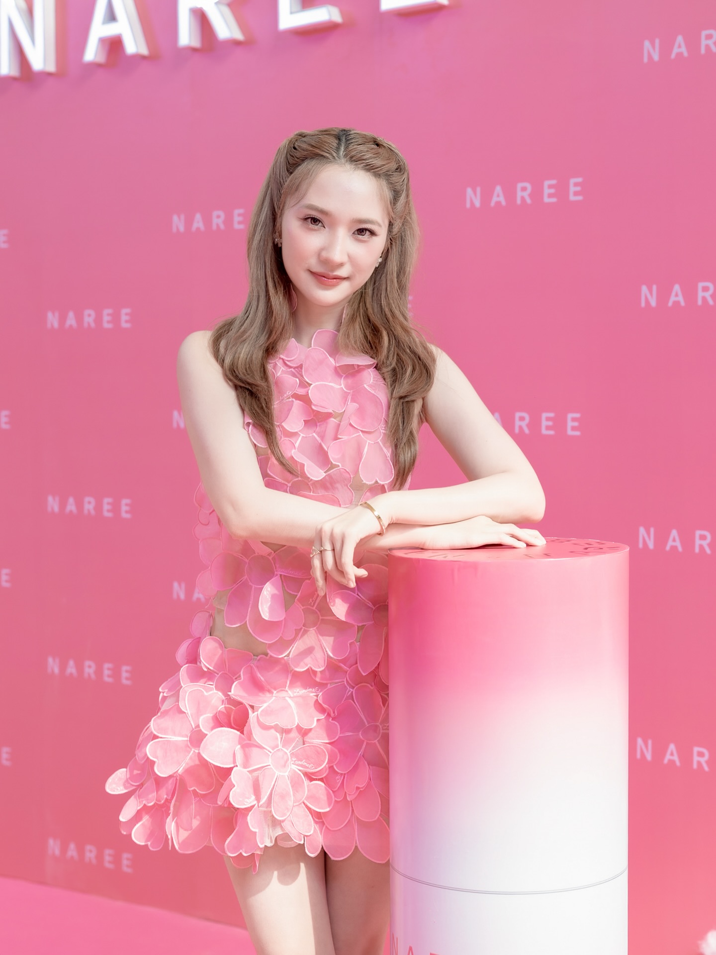 แจน -  พลอยชมพู ศุภทรัพย์