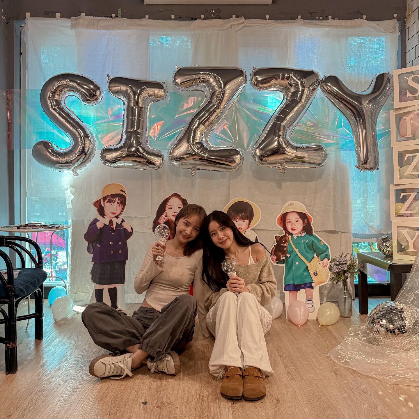 แจน -  พลอยชมพู ศุภทรัพย์