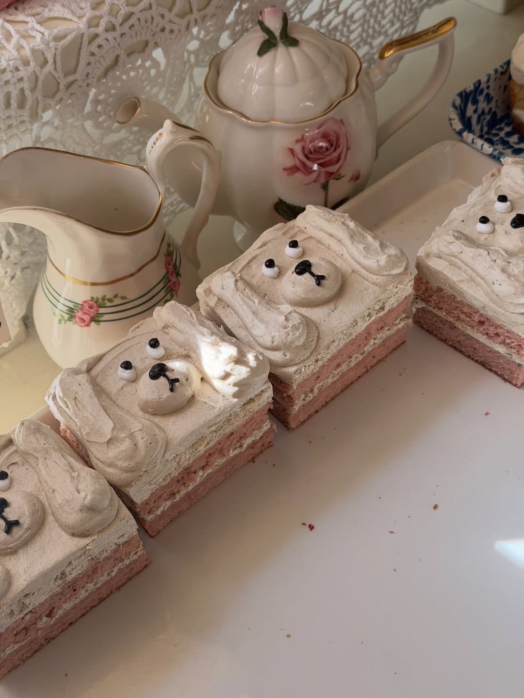 แจน -  พลอยชมพู ศุภทรัพย์