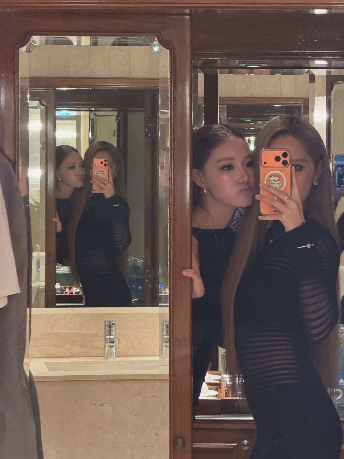 แจน -  พลอยชมพู ศุภทรัพย์