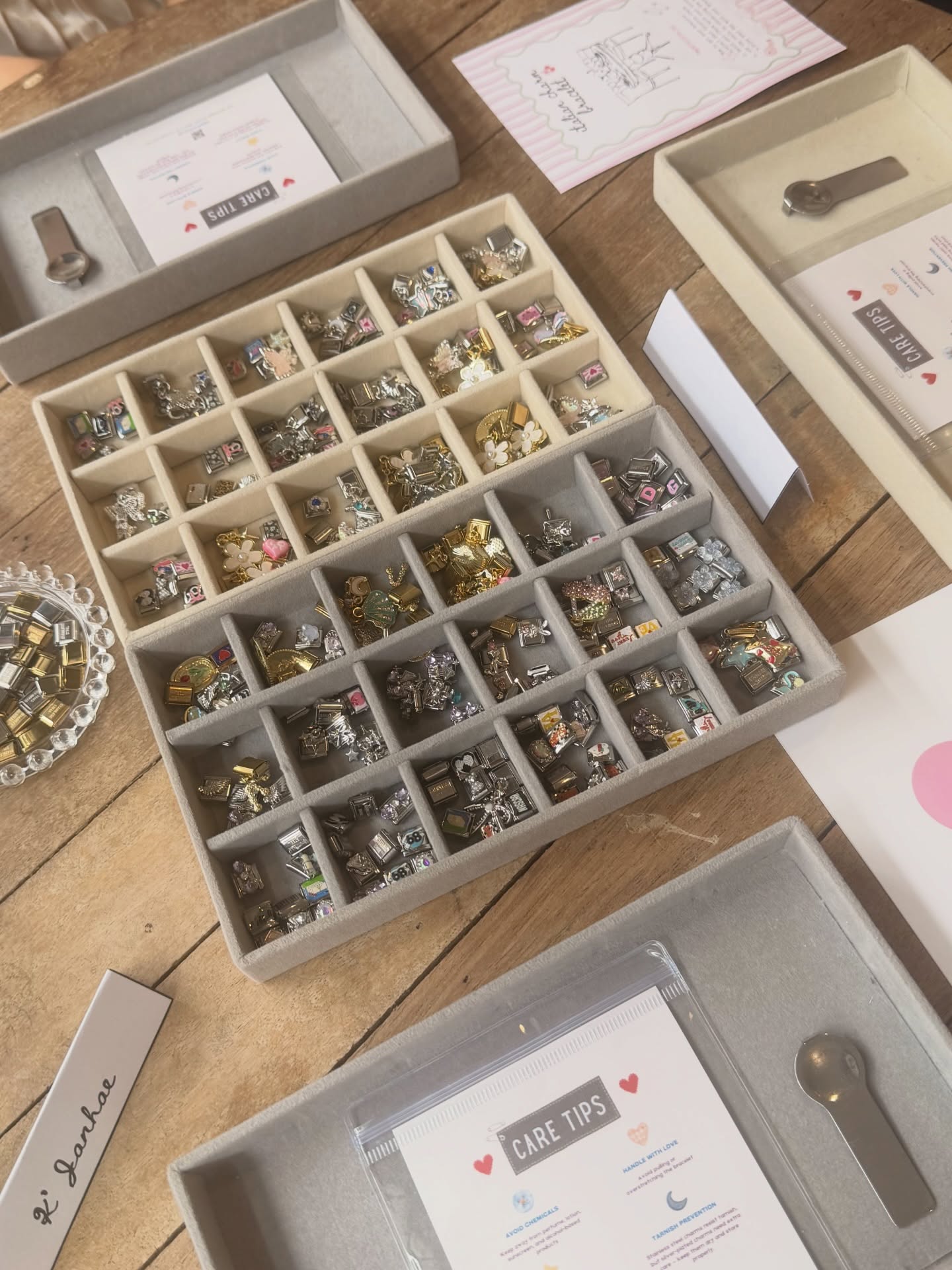 แจน -  พลอยชมพู ศุภทรัพย์