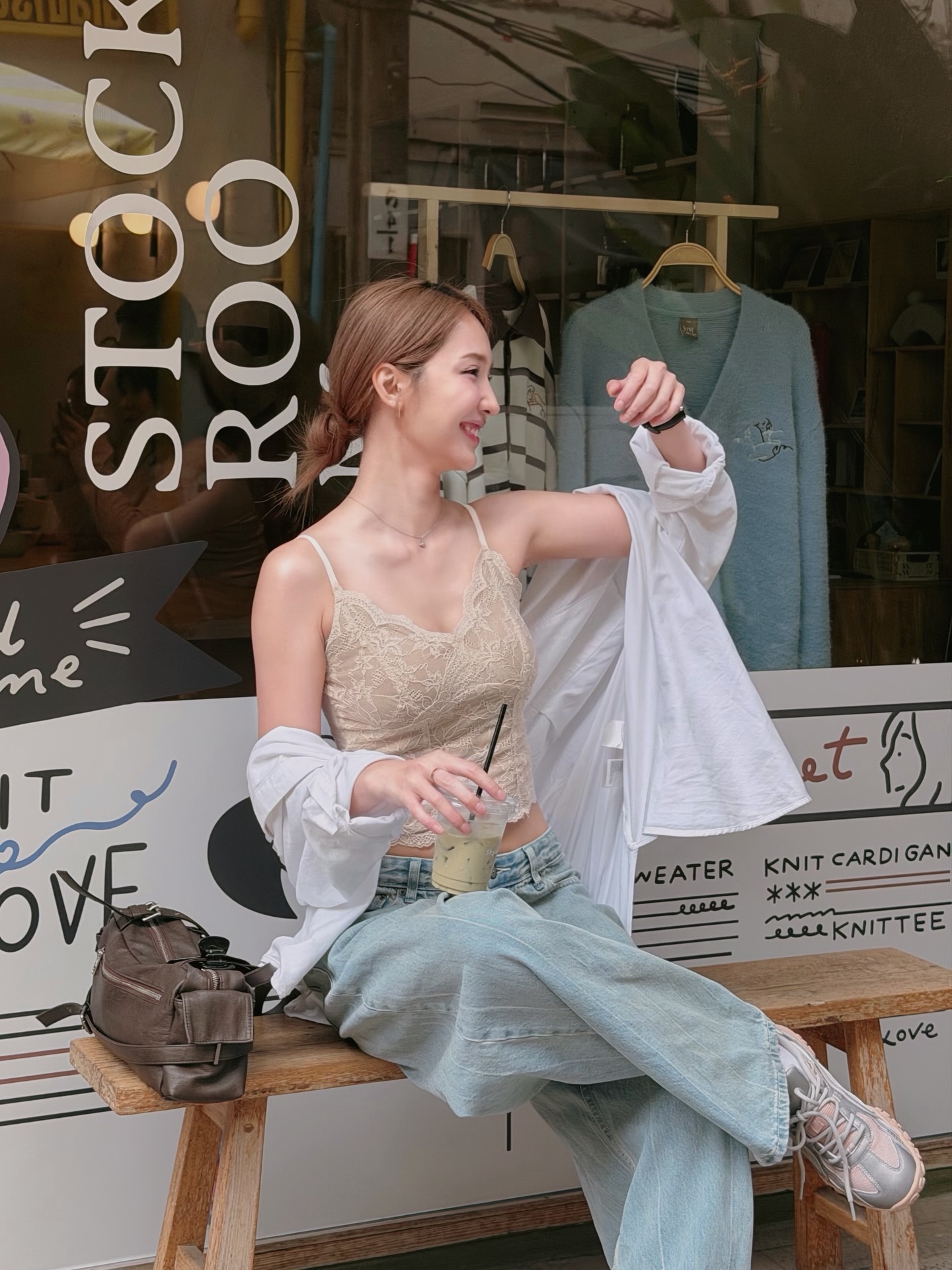 แจน -  พลอยชมพู ศุภทรัพย์