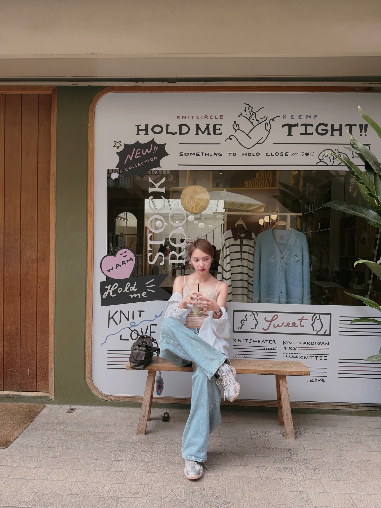 แจน -  พลอยชมพู ศุภทรัพย์