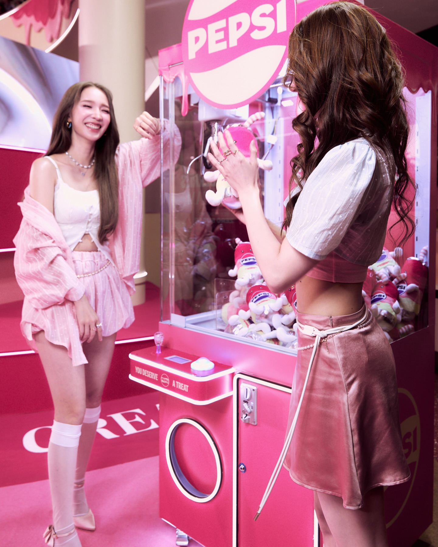 แจน -  พลอยชมพู ศุภทรัพย์