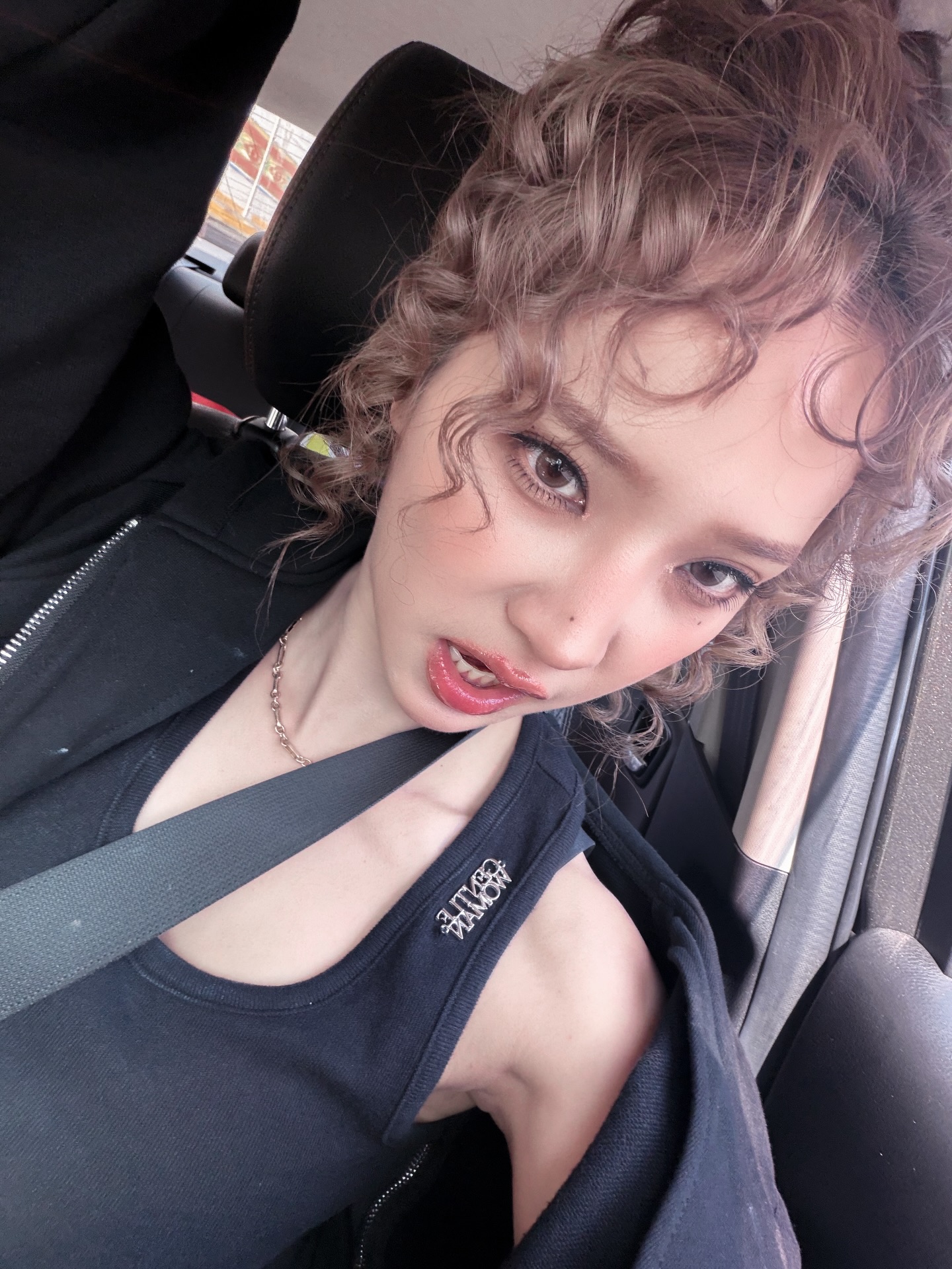 แจน -  พลอยชมพู ศุภทรัพย์