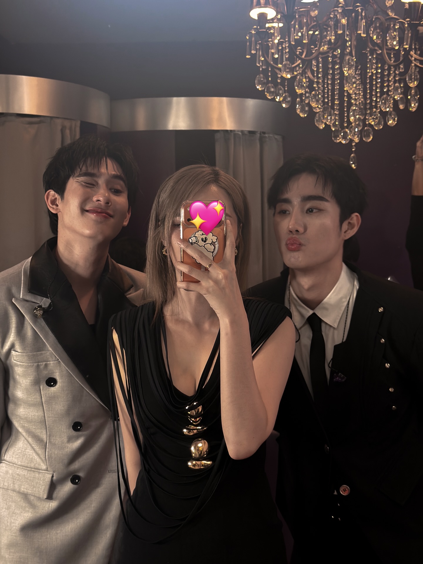 แจน -  พลอยชมพู ศุภทรัพย์