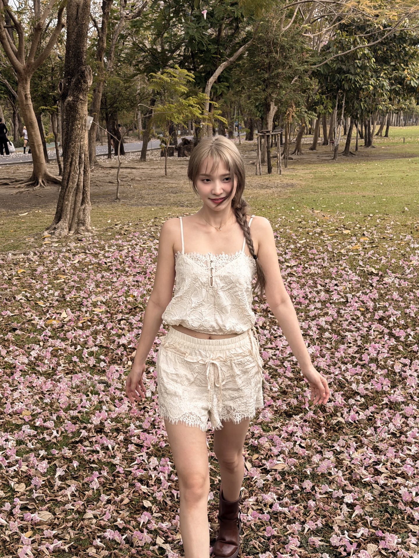 แจน -  พลอยชมพู ศุภทรัพย์