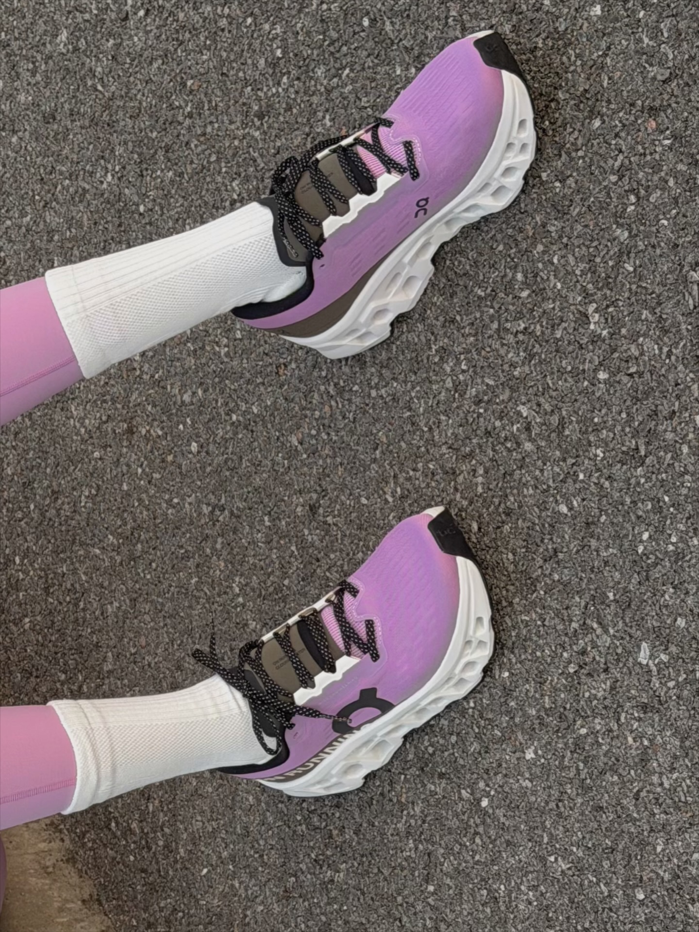 แจน -  พลอยชมพู ศุภทรัพย์