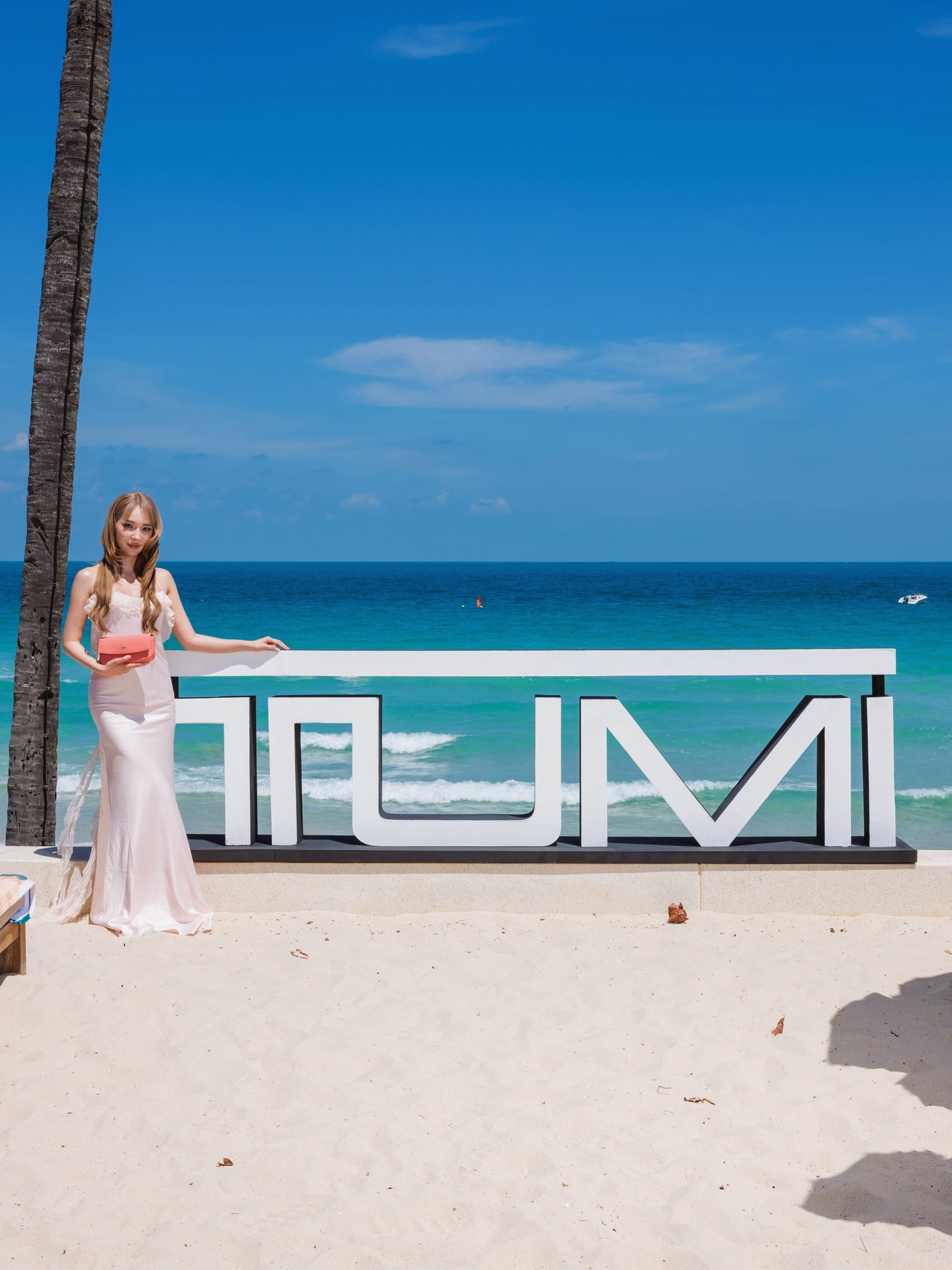 แจน -  พลอยชมพู ศุภทรัพย์