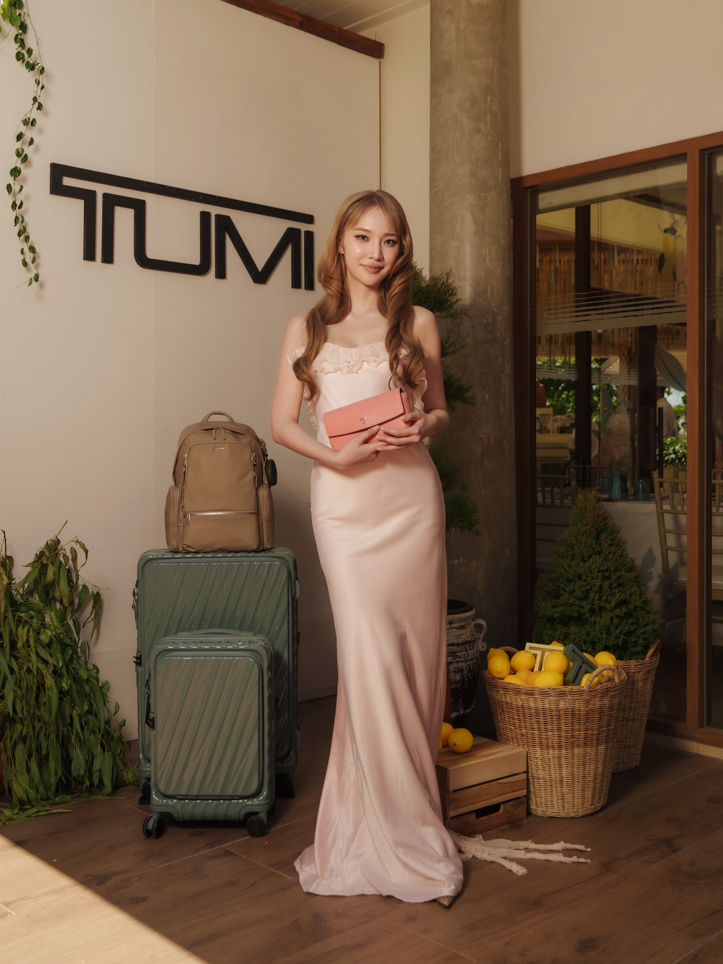 แจน -  พลอยชมพู ศุภทรัพย์