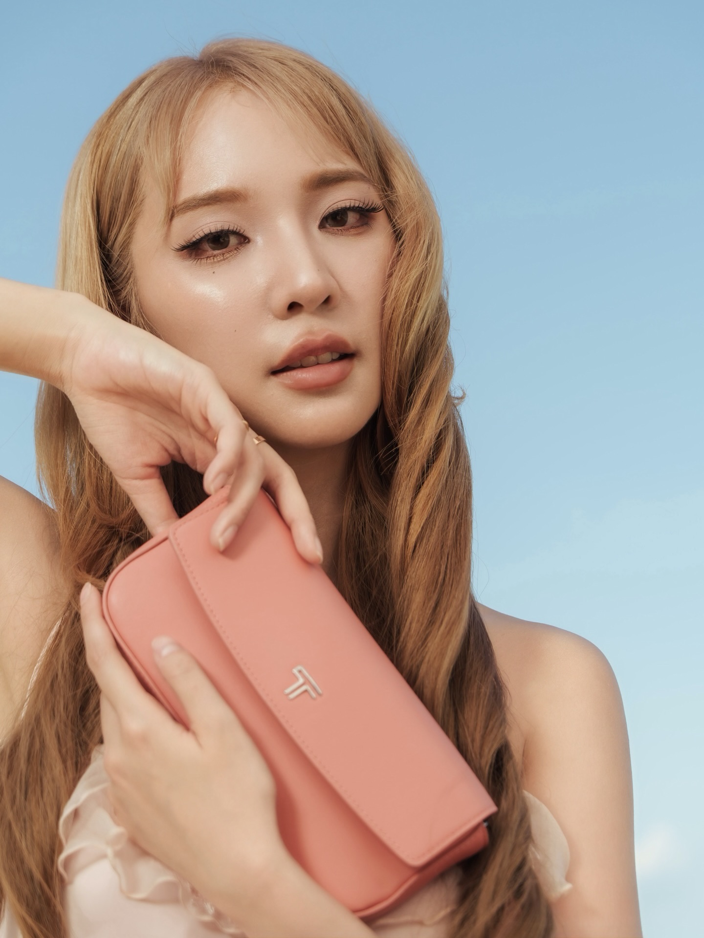 แจน -  พลอยชมพู ศุภทรัพย์