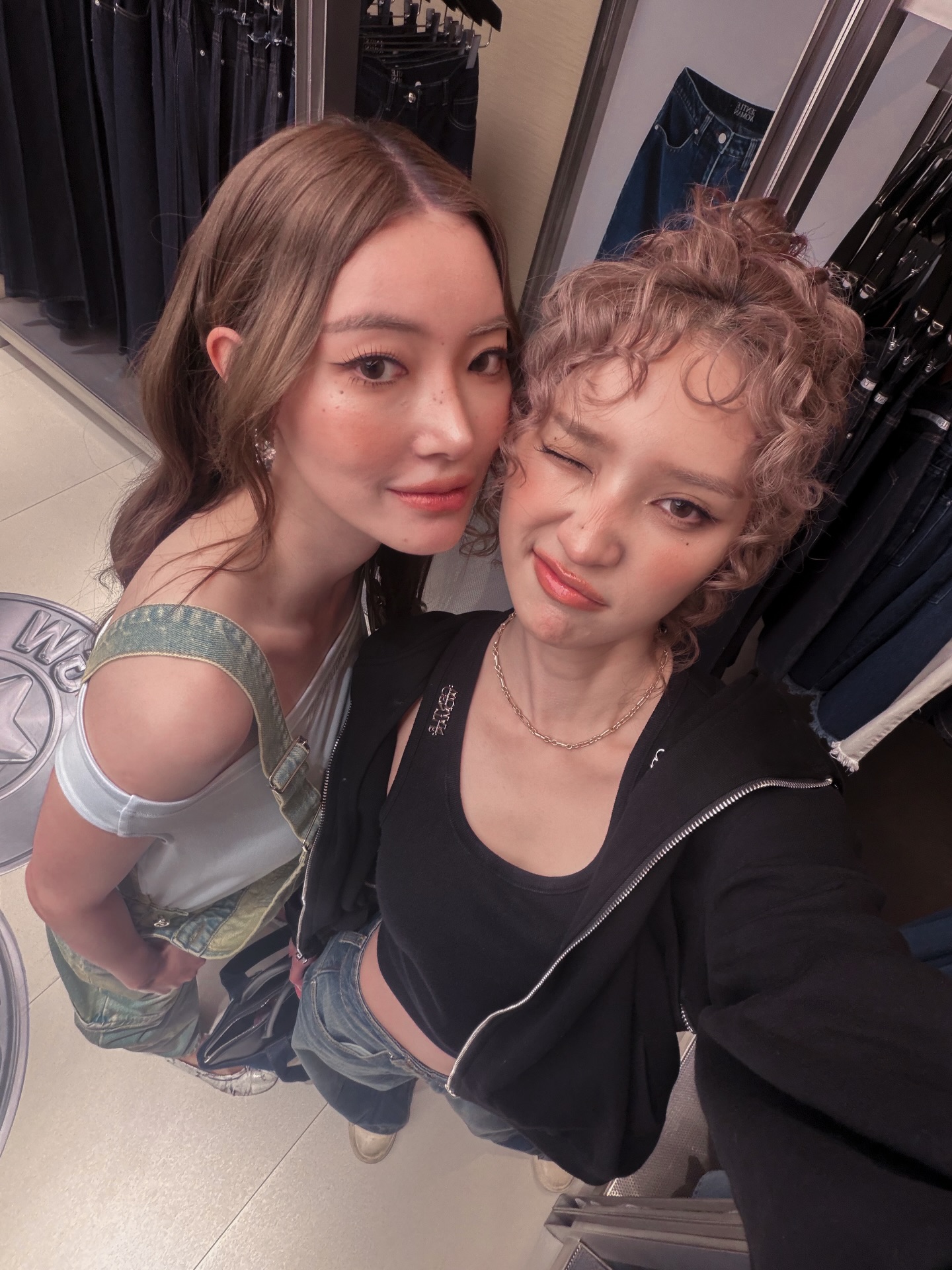 แจน -  พลอยชมพู ศุภทรัพย์