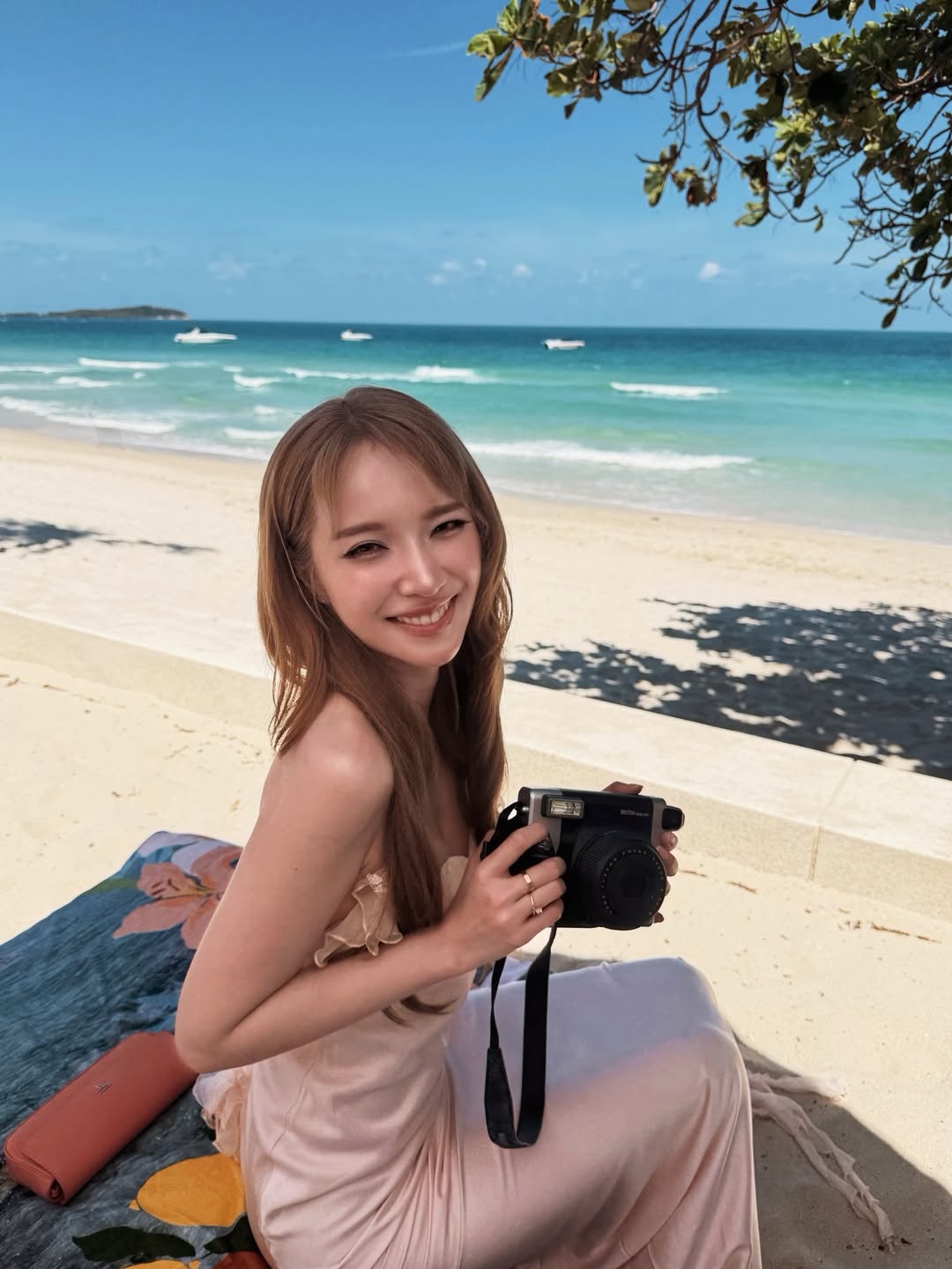 แจน -  พลอยชมพู ศุภทรัพย์