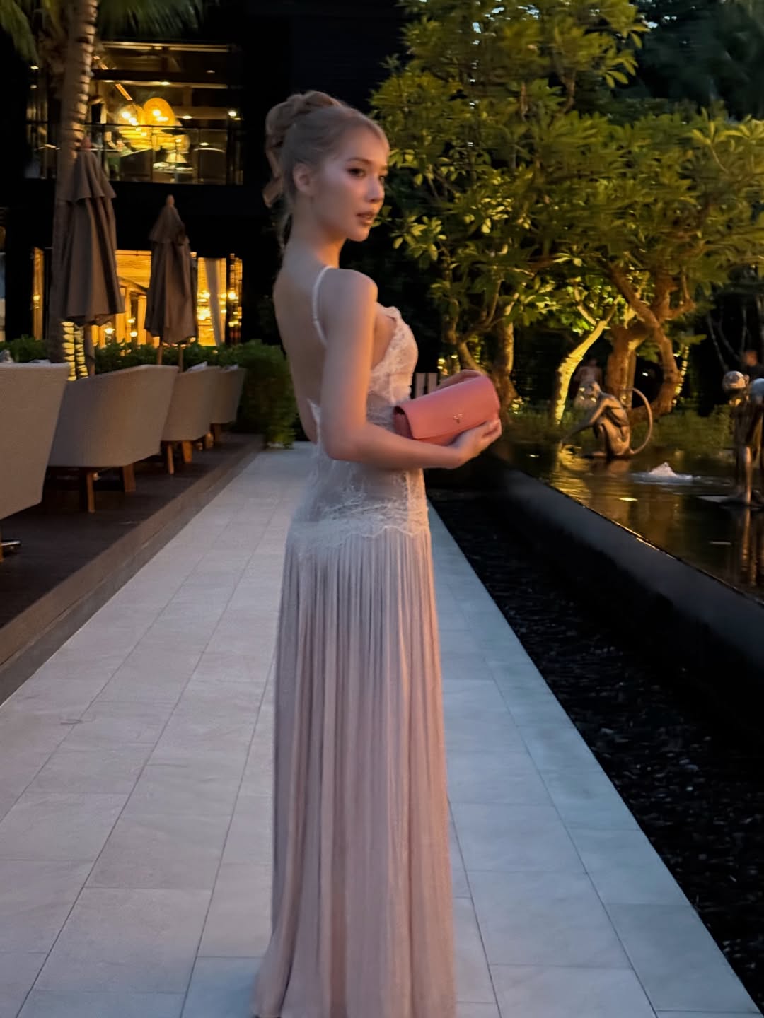 แจน -  พลอยชมพู ศุภทรัพย์