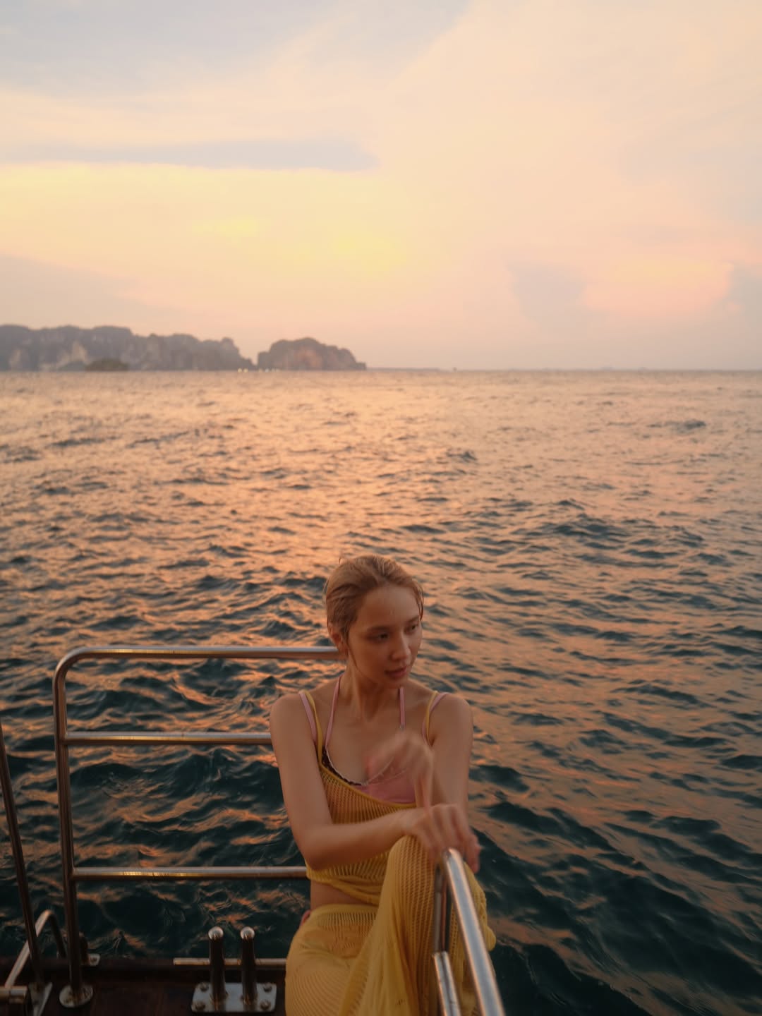 แจน -  พลอยชมพู ศุภทรัพย์