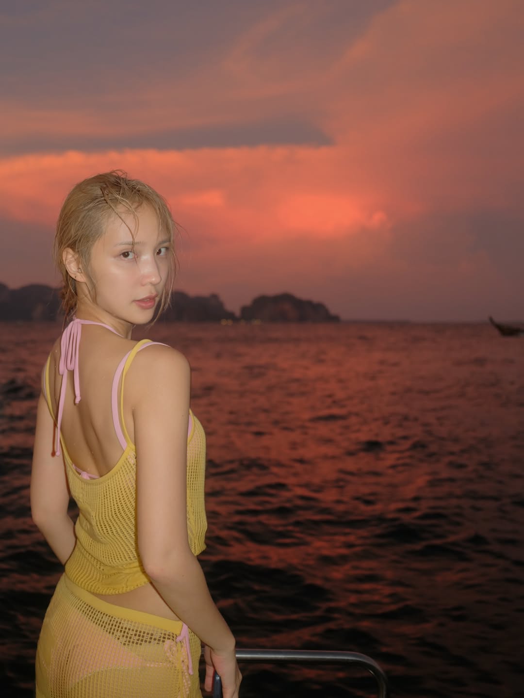 แจน -  พลอยชมพู ศุภทรัพย์