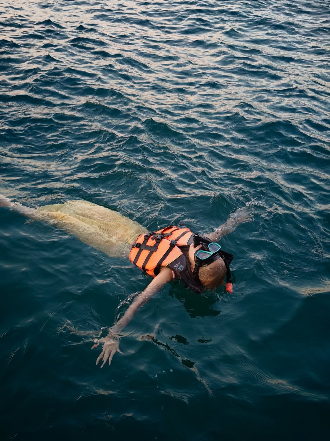 แจน -  พลอยชมพู ศุภทรัพย์