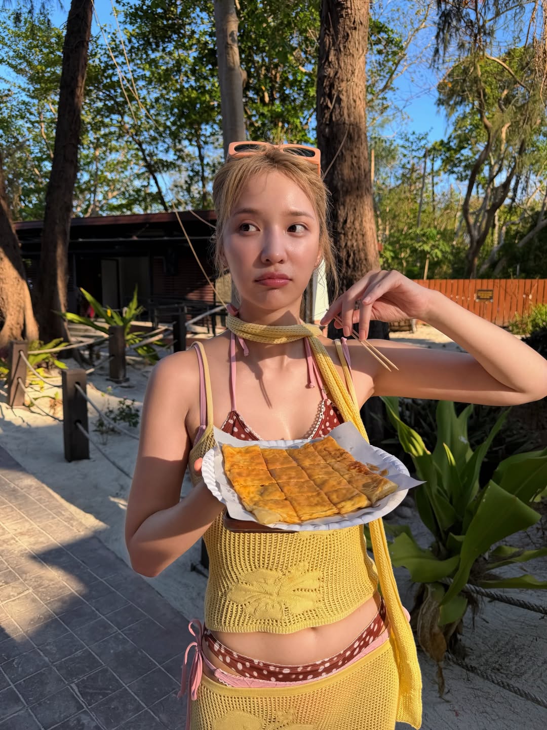 แจน -  พลอยชมพู ศุภทรัพย์