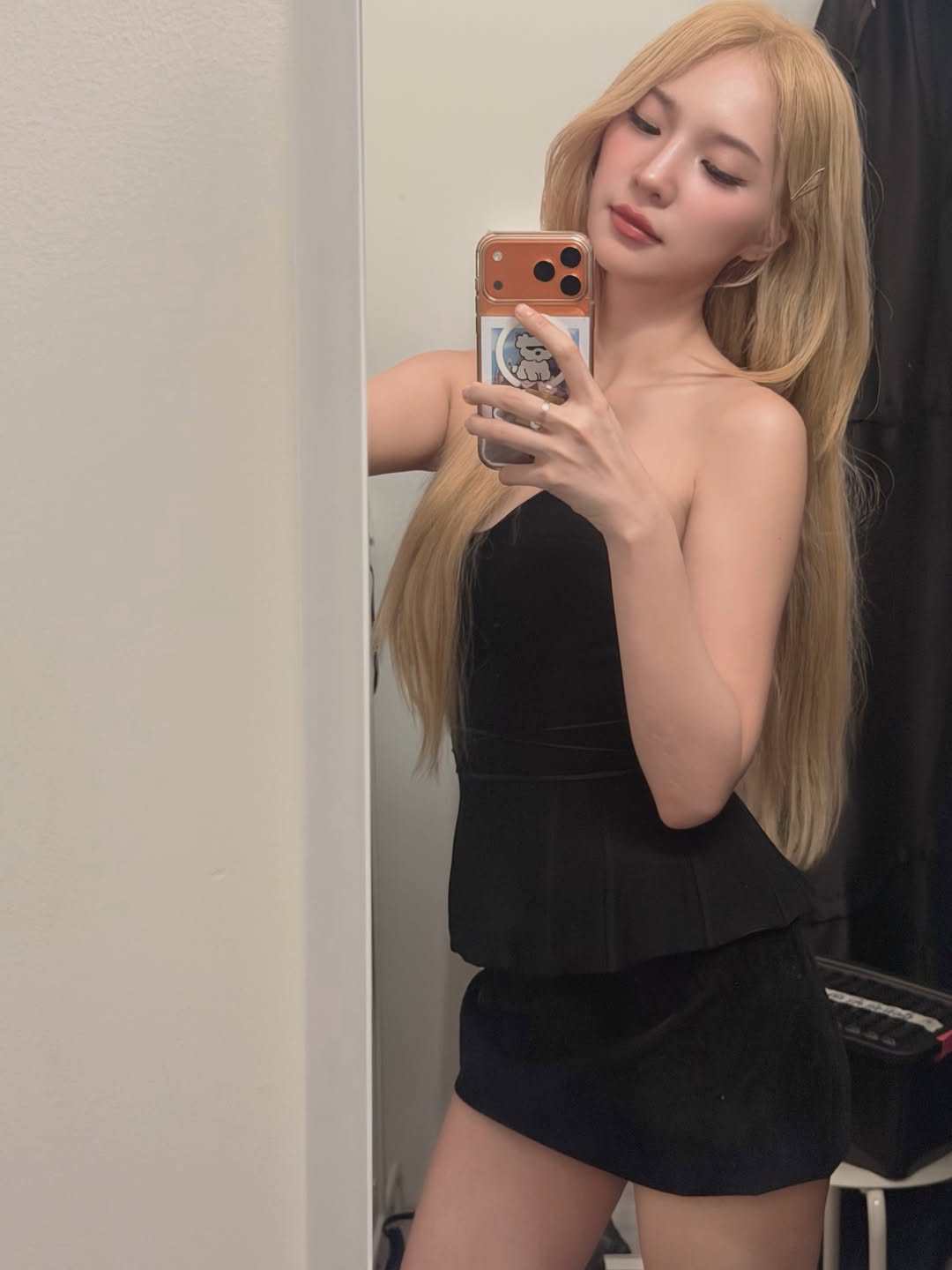 แจน -  พลอยชมพู ศุภทรัพย์