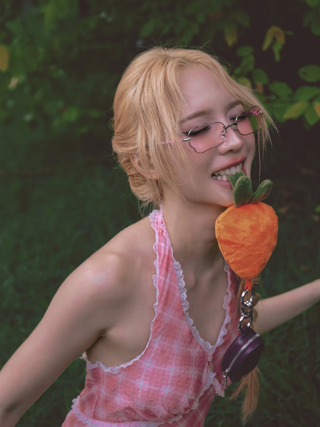แจน -  พลอยชมพู ศุภทรัพย์