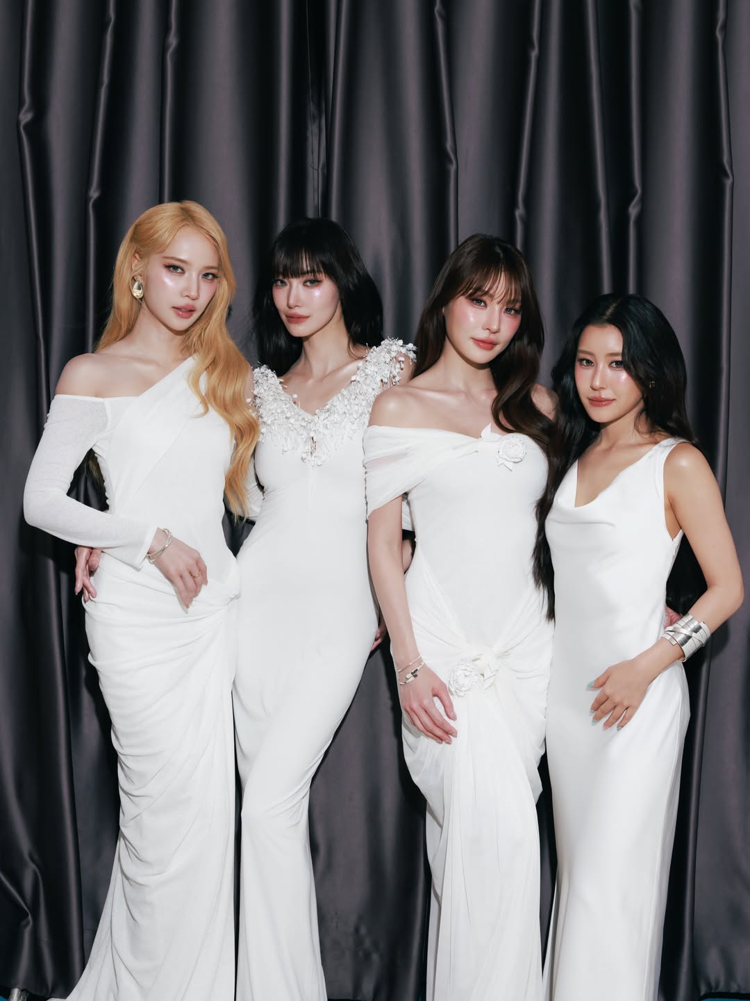 แจน -  พลอยชมพู ศุภทรัพย์