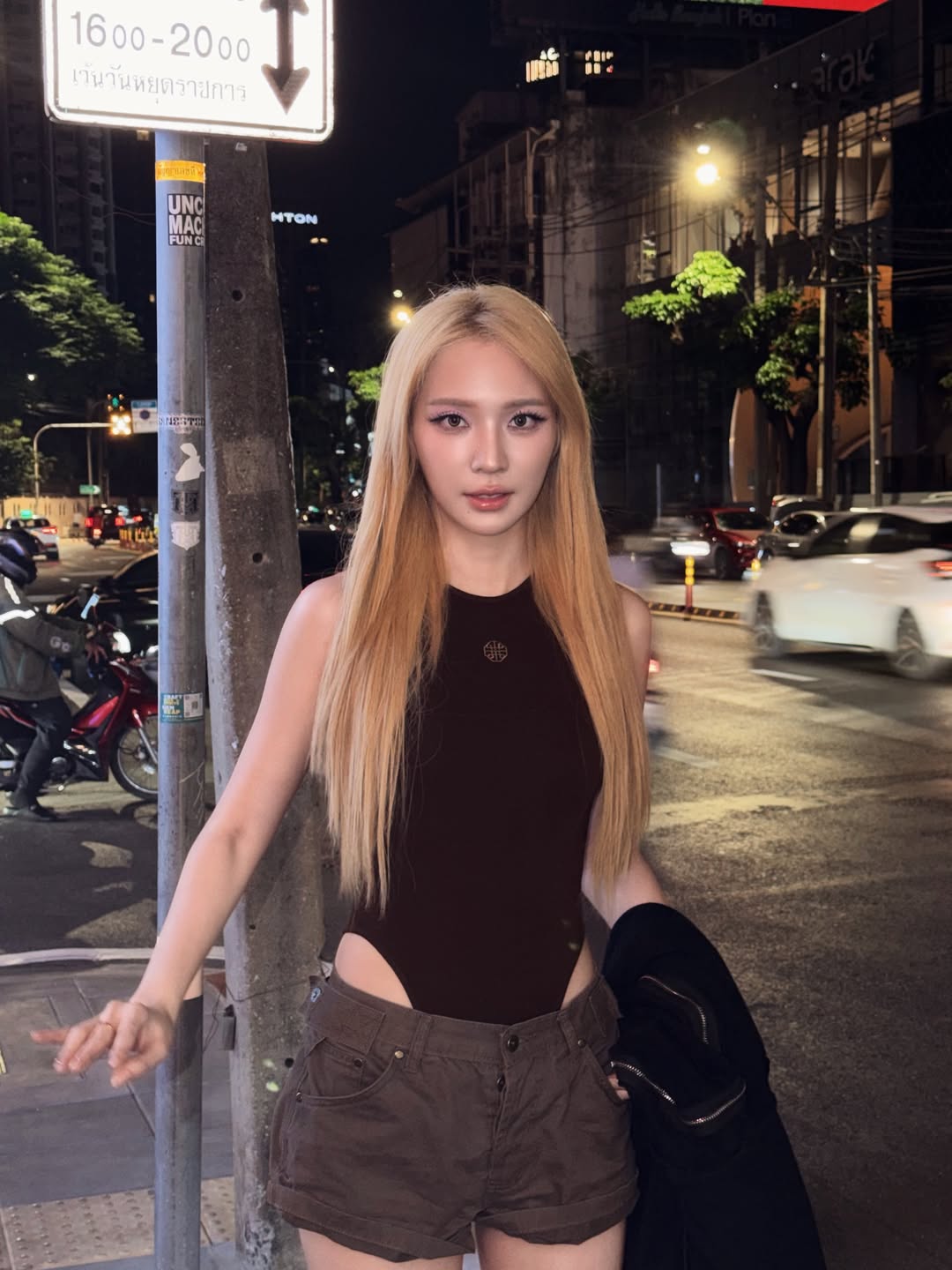 แจน -  พลอยชมพู ศุภทรัพย์