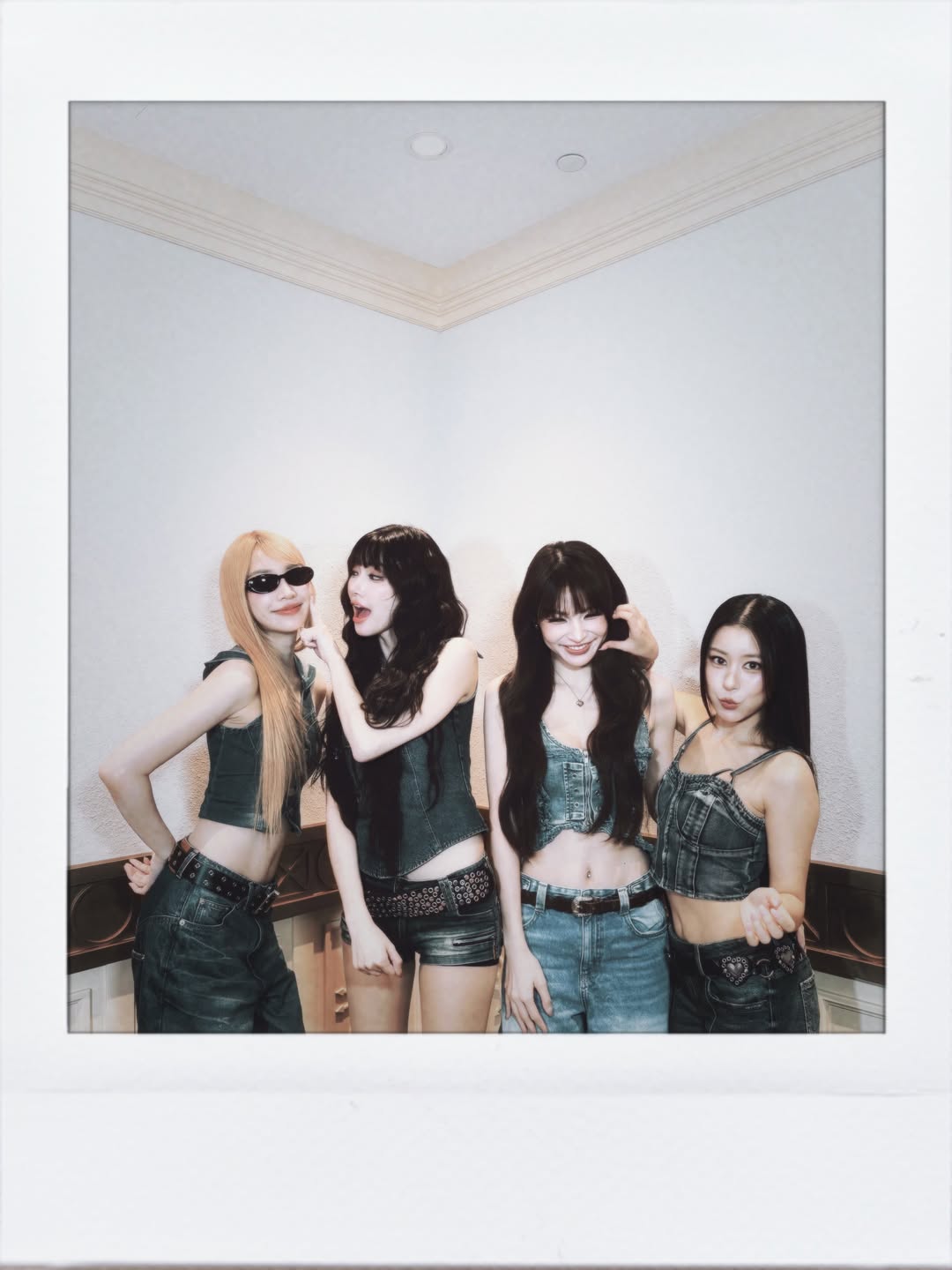 แจน -  พลอยชมพู ศุภทรัพย์