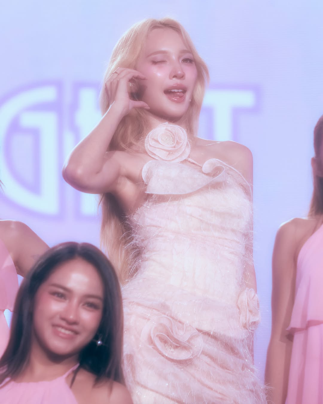 แจน -  พลอยชมพู ศุภทรัพย์