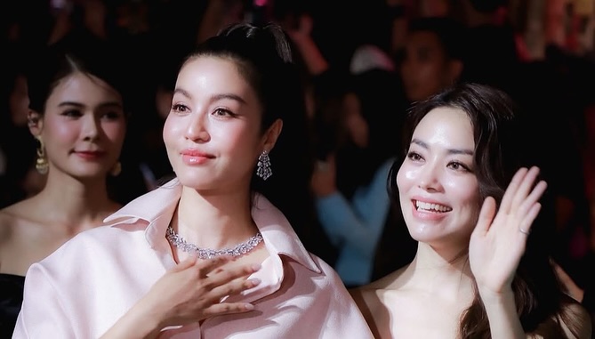 เอ๋ - มณีรัตน์ คำอ้วน