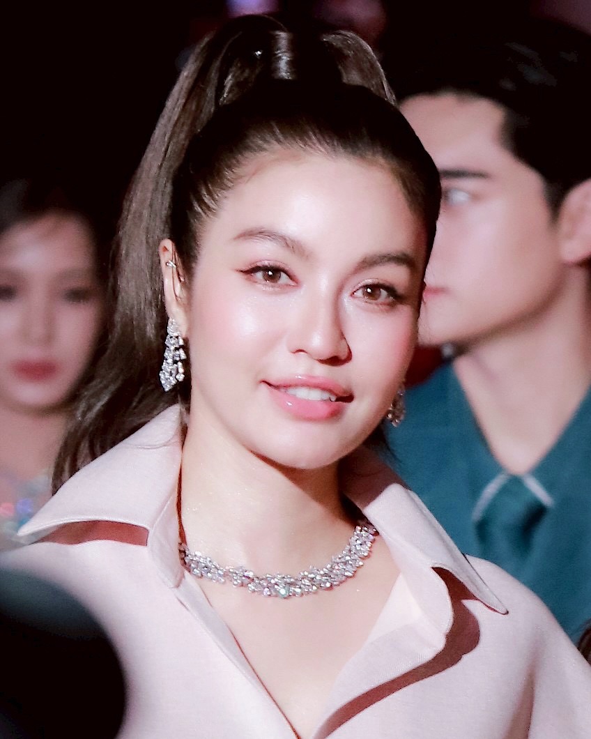 เอ๋ - มณีรัตน์ คำอ้วน