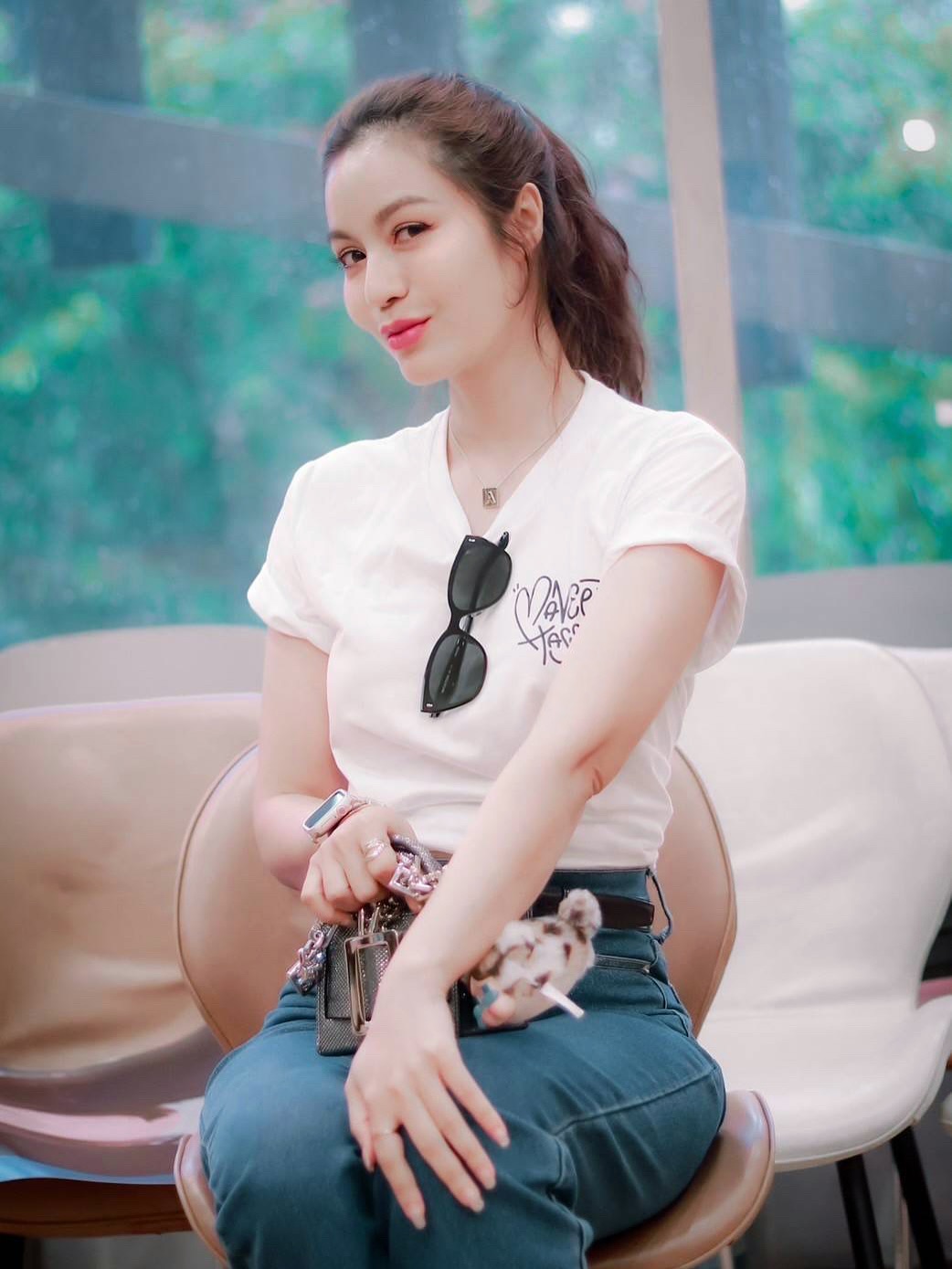 เอ๋ - มณีรัตน์ คำอ้วน