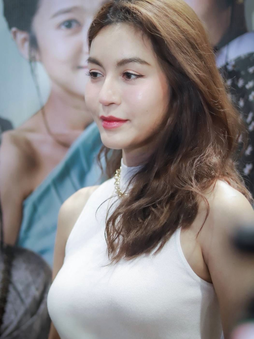 เอ๋ - มณีรัตน์ คำอ้วน