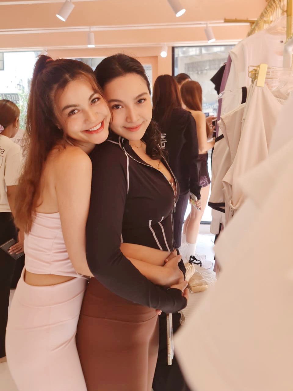 เอ๋ - มณีรัตน์ คำอ้วน