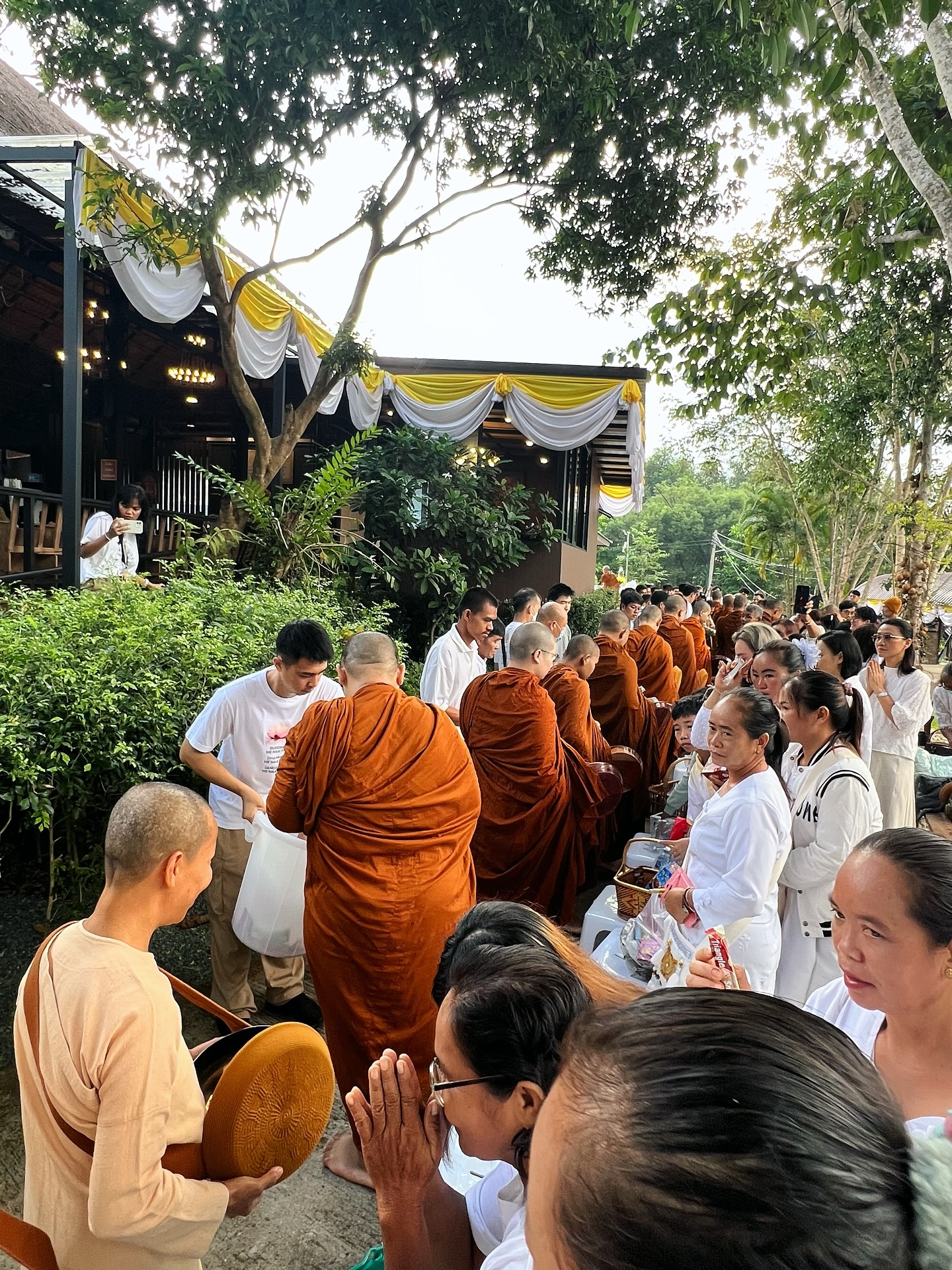 เอ๋ - มณีรัตน์ คำอ้วน