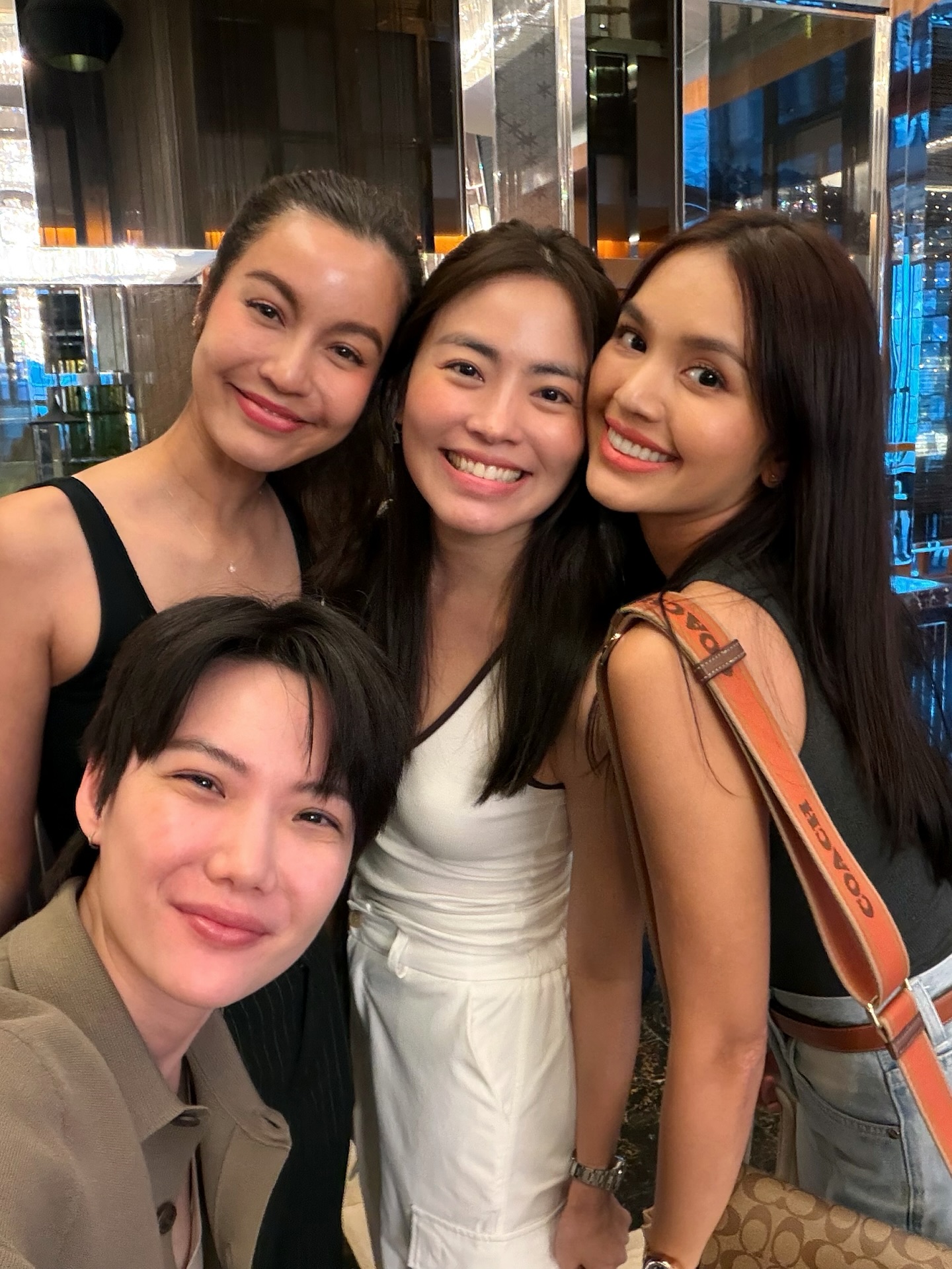 เอ๋ - มณีรัตน์ คำอ้วน