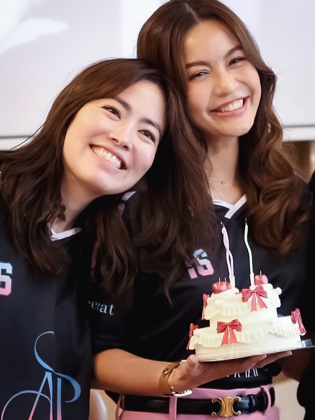 เอ๋ - มณีรัตน์ คำอ้วน