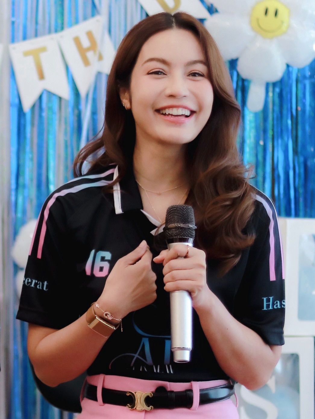 เอ๋ - มณีรัตน์ คำอ้วน