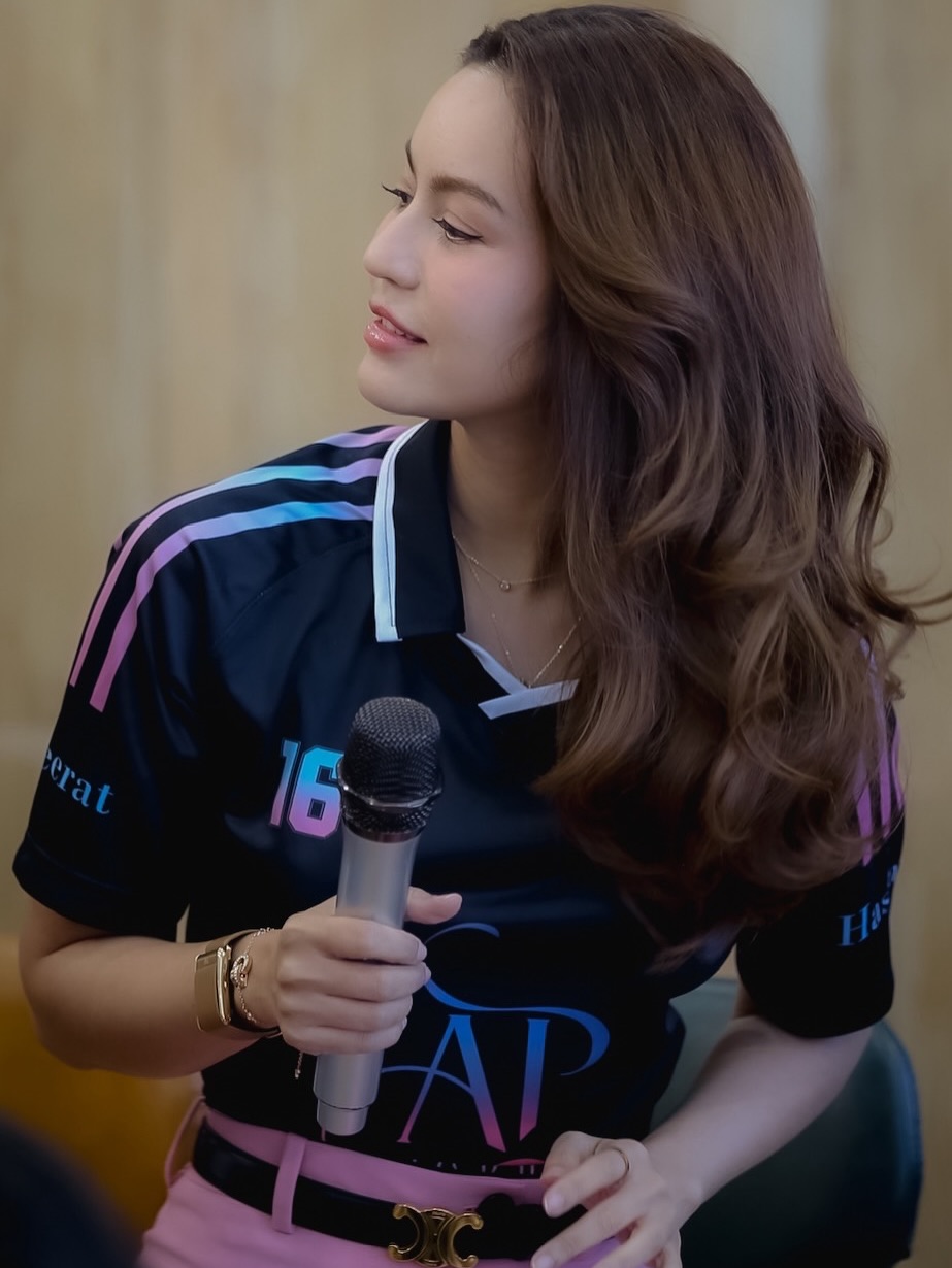 เอ๋ - มณีรัตน์ คำอ้วน