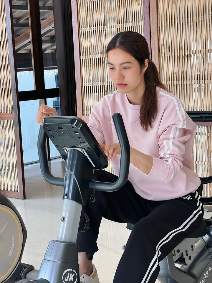 เอ๋ - มณีรัตน์ คำอ้วน