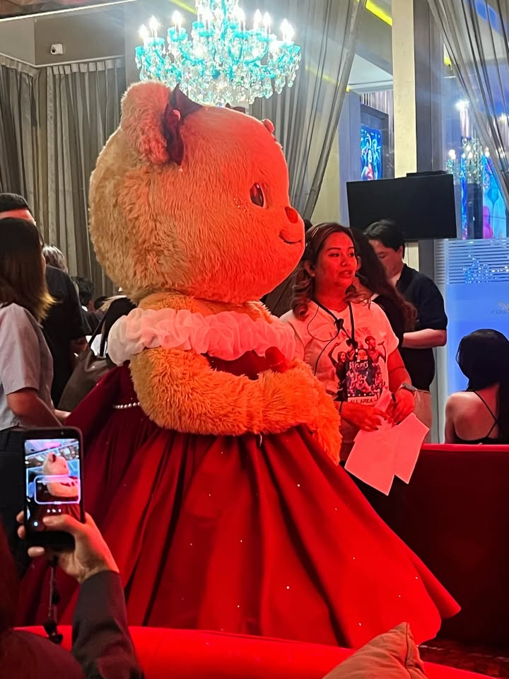 เอ๋ - มณีรัตน์ คำอ้วน