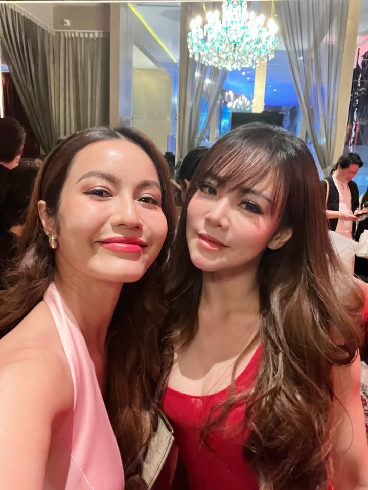 เอ๋ - มณีรัตน์ คำอ้วน