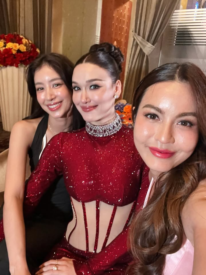 เอ๋ - มณีรัตน์ คำอ้วน