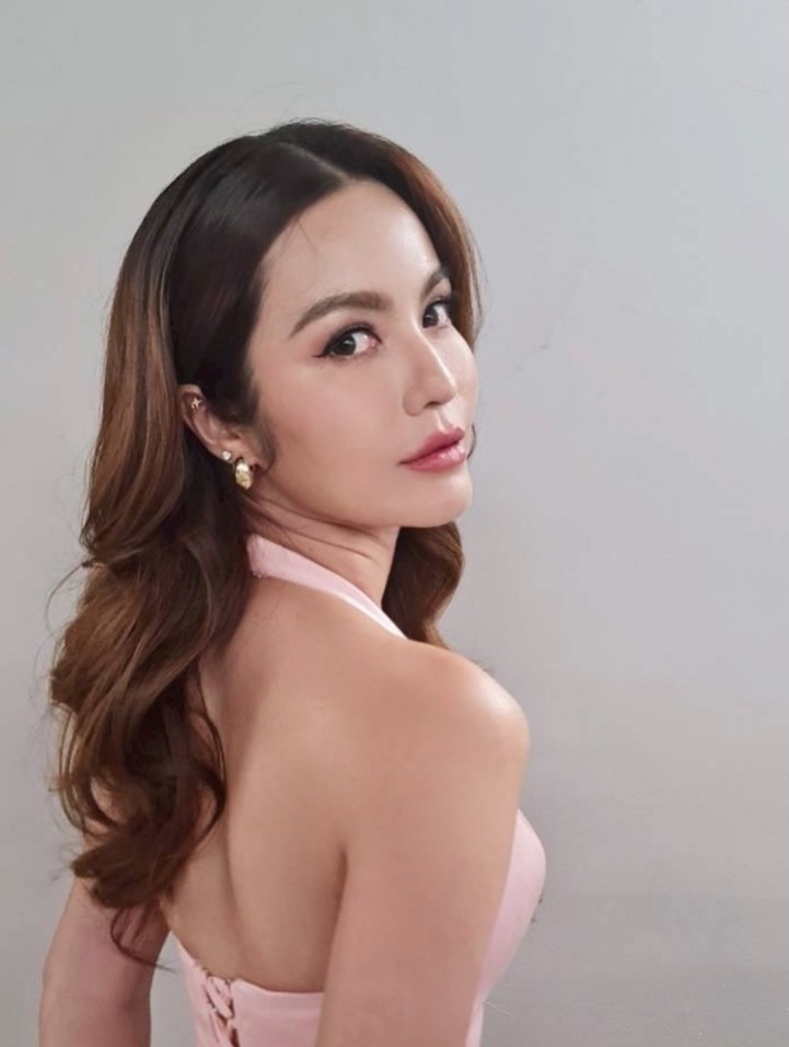 เอ๋ - มณีรัตน์ คำอ้วน