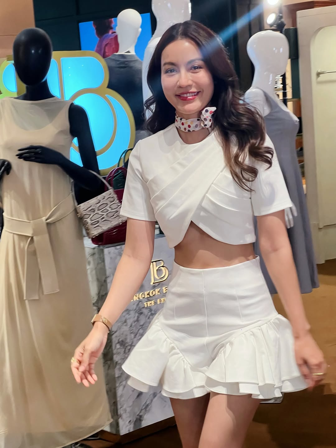 เอ๋ - มณีรัตน์ คำอ้วน